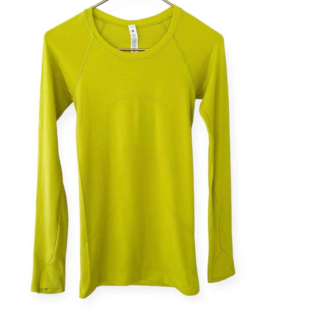 Lululemon • Swiftly Tech Long Sleeve 2.0
Yellow Pear